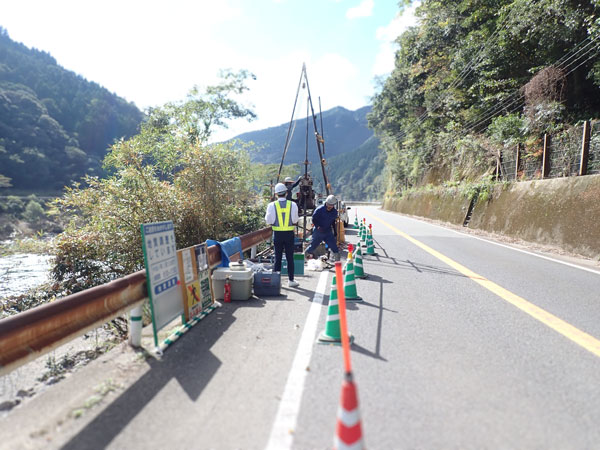 道路付近の現場